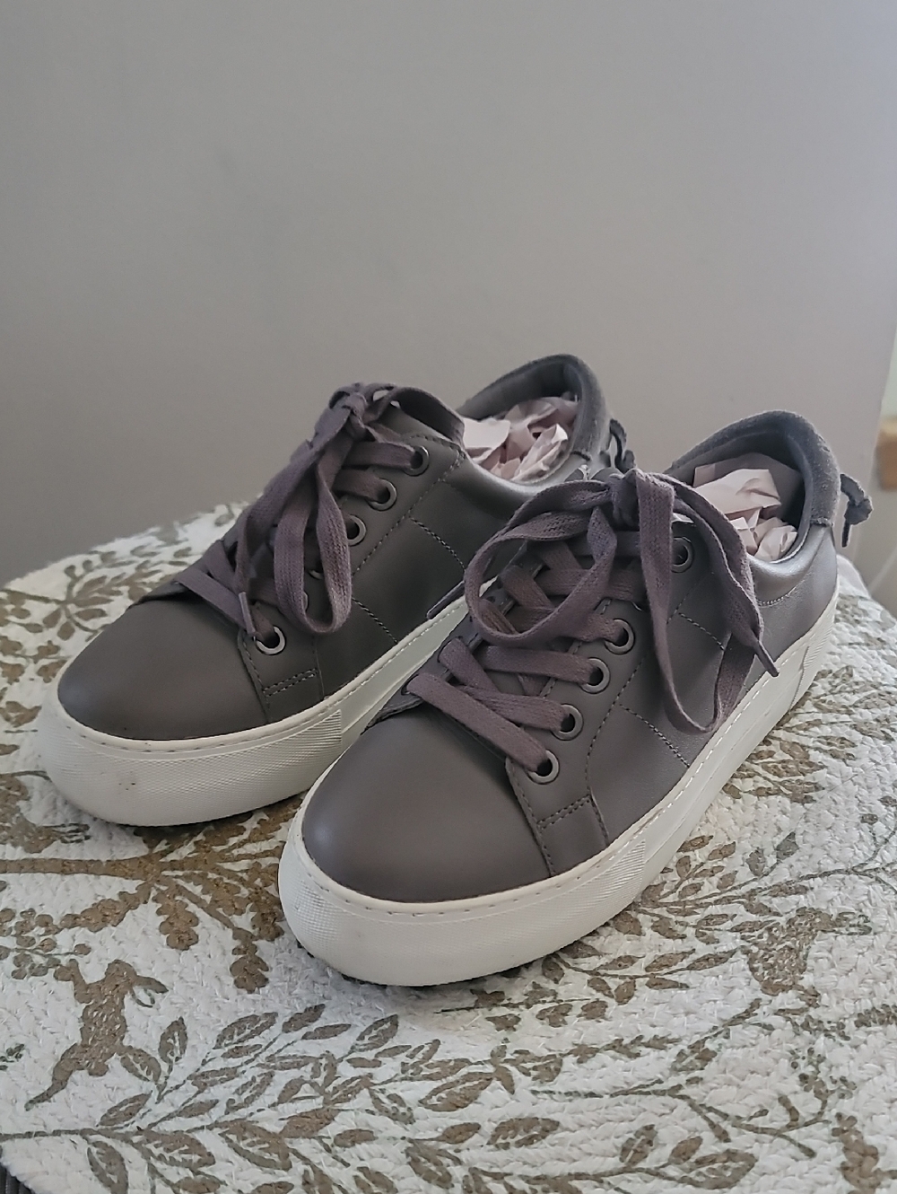 J/SLIDES Mauve Gray Platform Lace-Up Sneakers